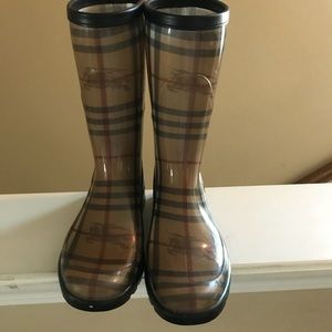 Burberry boots